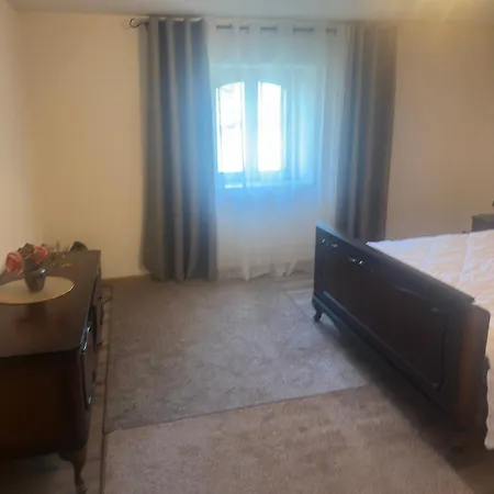 Maison Istoriquie Hébergement de vacances *