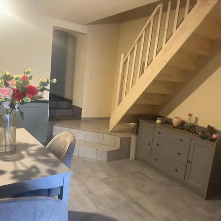 Maison Istoriquie Hébergement de vacances *